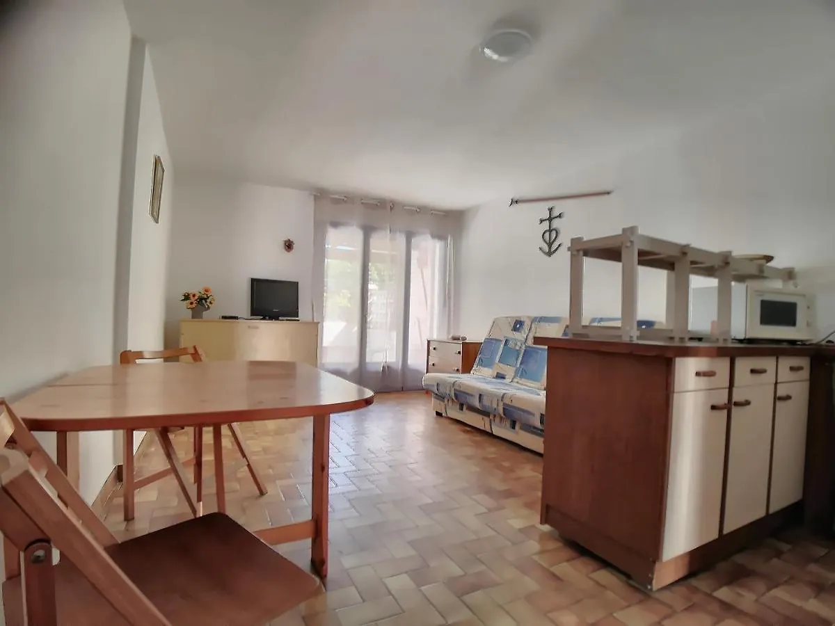 Studio Pour 4 Avec Cour Privee, Parking Et Proche Plage Et Commerces - Fr-1-475-49 Apartment Saintes-Maries-de-la-Mer