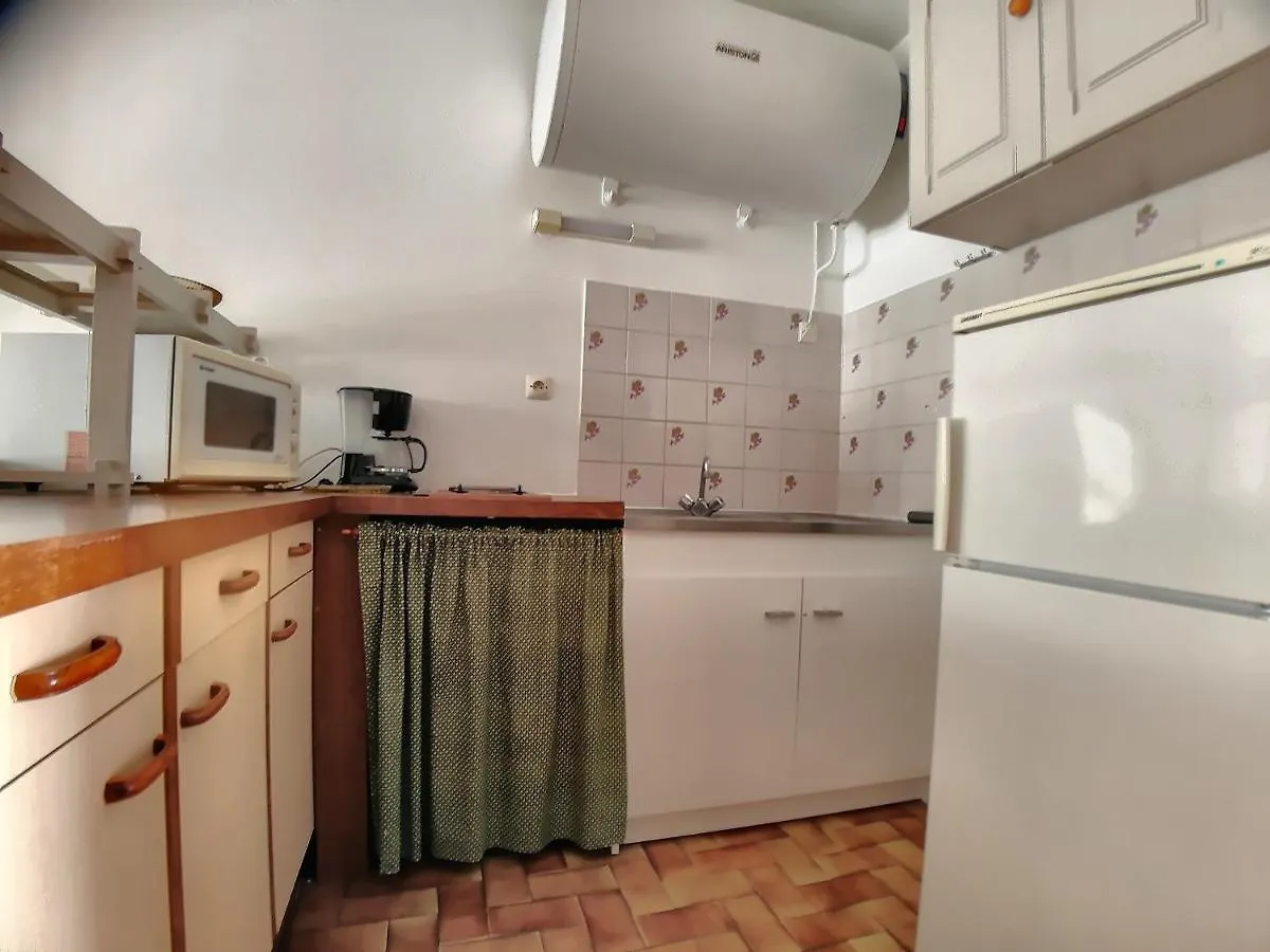 Studio Pour 4 Avec Cour Privee, Parking Et Proche Plage Et Commerces - Fr-1-475-49 Apartment Saintes-Maries-de-la-Mer
