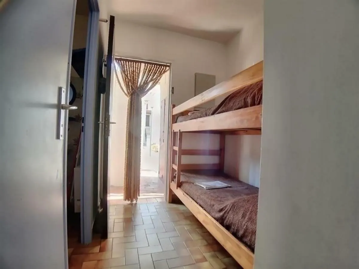 Studio Pour 4 Avec Cour Privee, Parking Et Proche Plage Et Commerces - Fr-1-475-49 Apartment Saintes-Maries-de-la-Mer