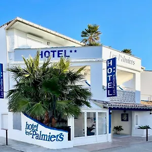 Les Palmiers En Camargue Saintes-Maries-de-la-Mer